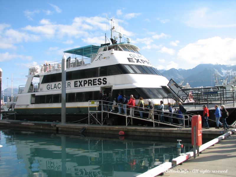 Le bateau qui nous emmene decouvrir le Kenai Fjords National Park