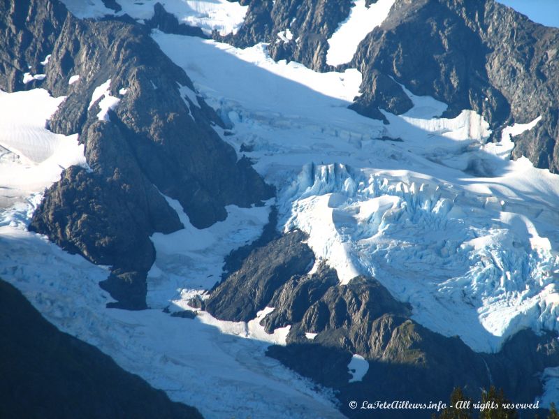 Petit zoom sur un glacier en attendant de pouvoir passer par le tunnel de Whittier