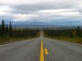 La longue nationale nous emmenant vers le parc Wrangel-St Elias et ses montagnes