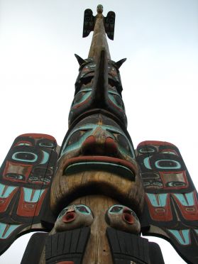 Un totem indien dans la ville