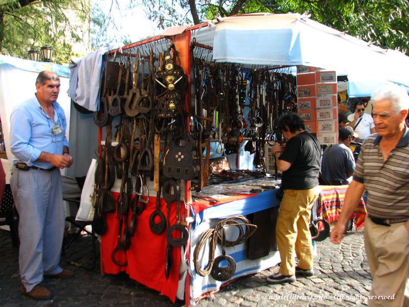 Tous les dimanches, sur la Plaza Dorrego, se tient une brocante attirant les foules