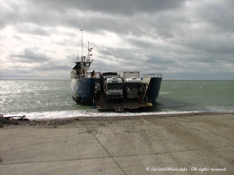 ... sur ce ferry qui semble d'une autre époque !