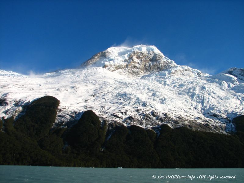 Ce parc compte plusieurs dizaines de glaciers sur une superficie de 60000ha