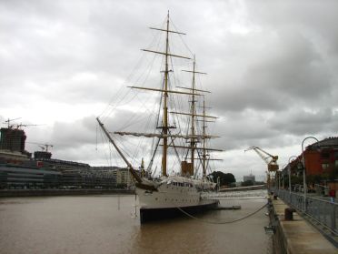 Le F. Sarmiento, vieux bateau-&eacute;cole argentin, est aujourd'hui reconverti en mus&eacute;e