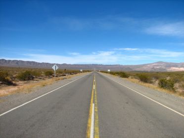 La "Recta Tin Tin", longue route rectiligne de 14km