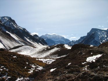 En arri&egrave;re fond, l'Aconcagua, le plus haut sommet des Am&eacute;riques !