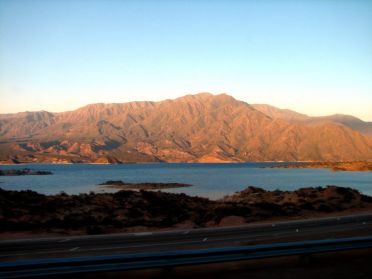 Les environs de Mendoza au coucher du soleil