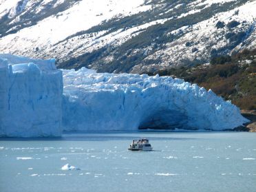 Immense à côté du bateau, non ?