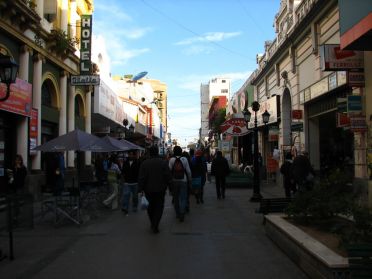 Rue pi&eacute;tonne et anim&eacute;e de Salta