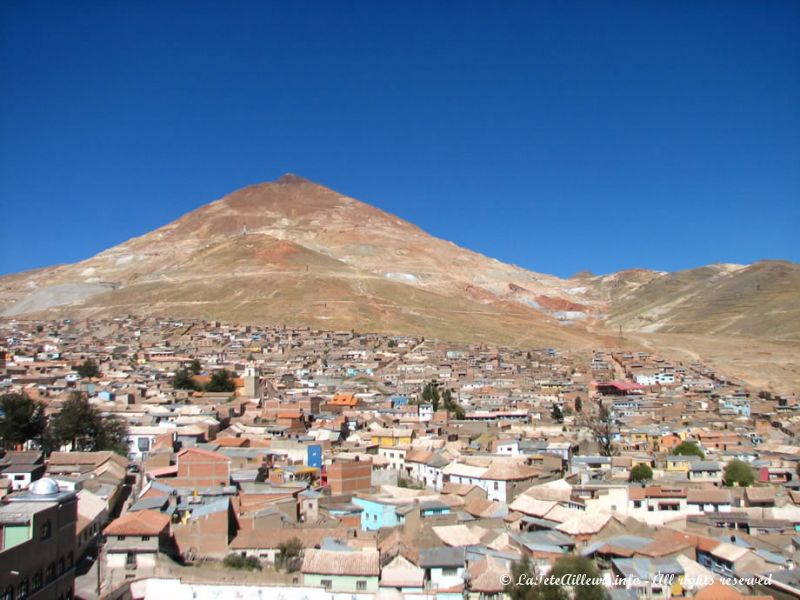 Potosi et le Cerro Rico vus depuis les toits de l'église San Francisco