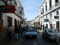 Il y a toujours foule dans les rues centrales de Sucre