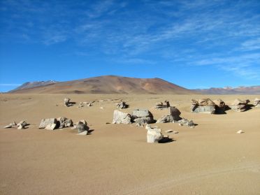 Pierres sculpt&eacute;es par les vents du d&eacute;sert de Siloli