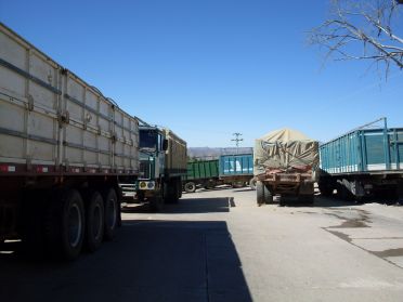 De nombreux camions bloquent les routes