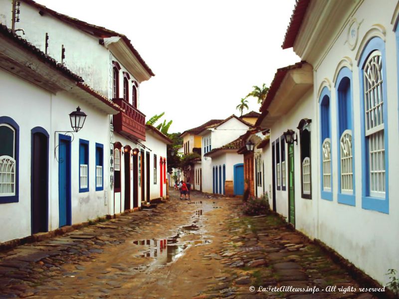 Le charme des fenêtres colorées et des rues pavées...