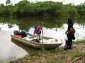 Nos affaires chargées dans cette petite barque et c'est parti pour trois jours en Amazonie !