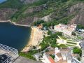 Petite plage aux pieds du Pain de Sucre