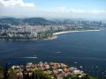 Vue sur le quartier de Flamingo, sa plage, et le centre au fond à droite