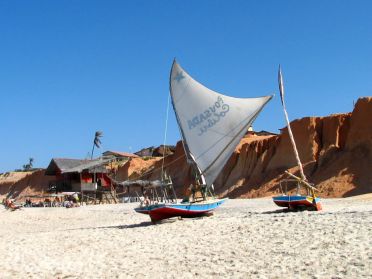 Les petits bateaux de p&ecirc;che typiques de la r&eacute;gion