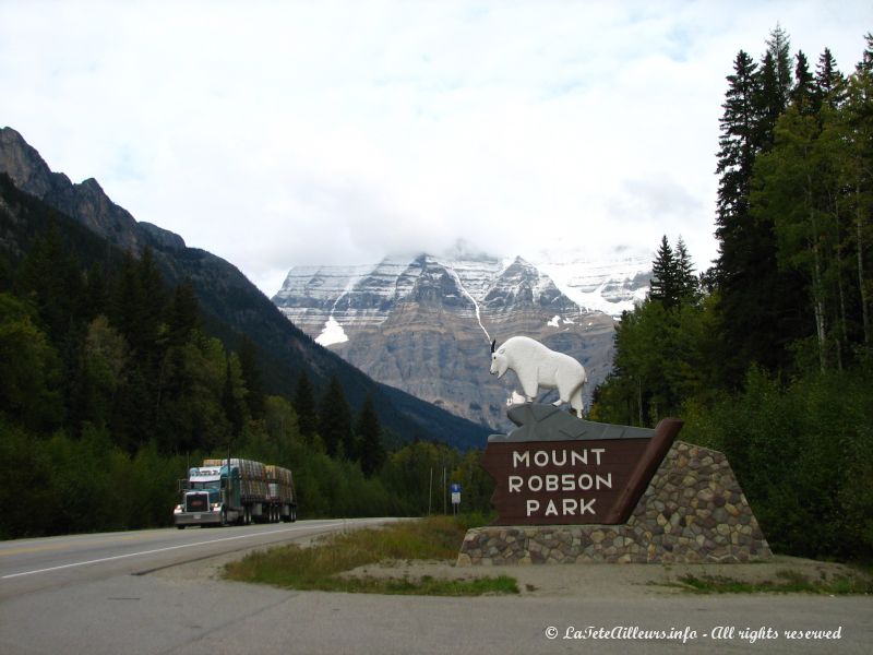 Le Mont Robson, au sommet malheureusement cache par les nuages