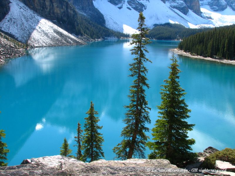 Les eaux du lac Moraine ont une couleur incroyable