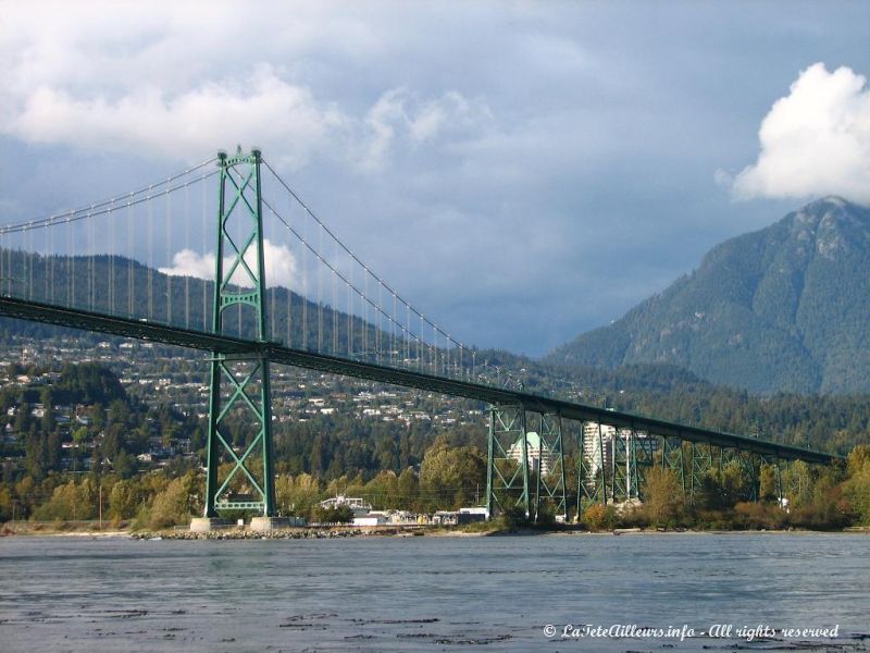 Le Lion's Gate Bridge