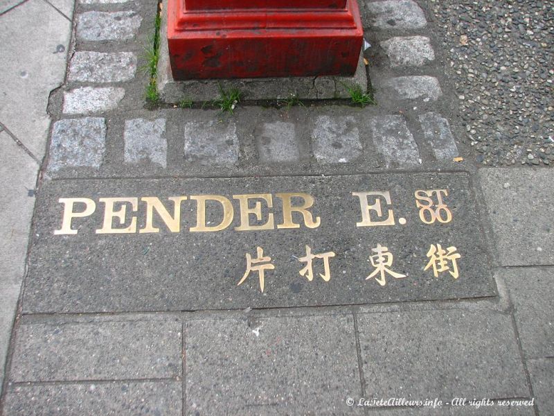 Meme les noms de rues sont traduits en chinois