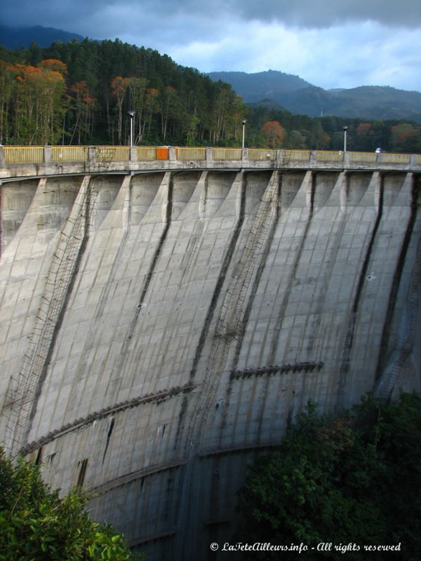 Le barrage hydroélectrique du lac