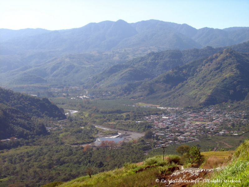 La ville d'Orosi vue d'en haut