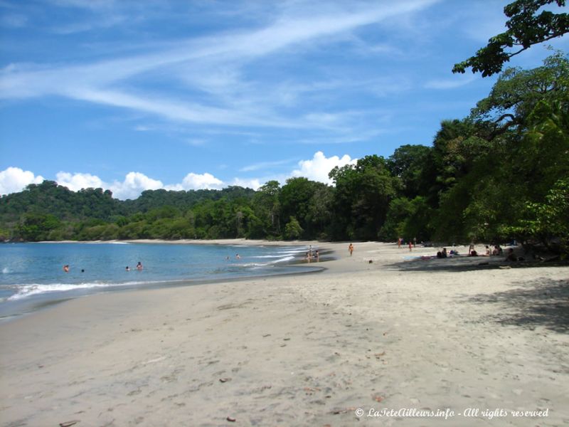 La plage à l'entrée du parc