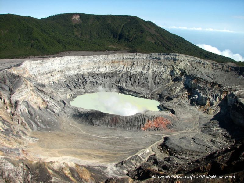 Le volcan Poás, un paysage lunaire !!!