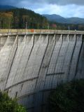 Le barrage hydroélectrique du lac