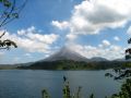Le volcan Arenal s'est réveillé en 1963...