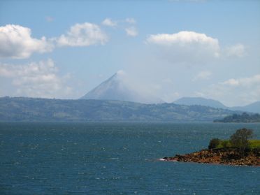 Le volcan Arenal se distingue enfin...