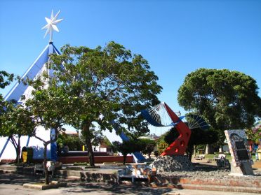 Au Costa Rica, on trouve un parc devant chaque &eacute;glise, et celui de Ca&ntilde;as est pour le moins original