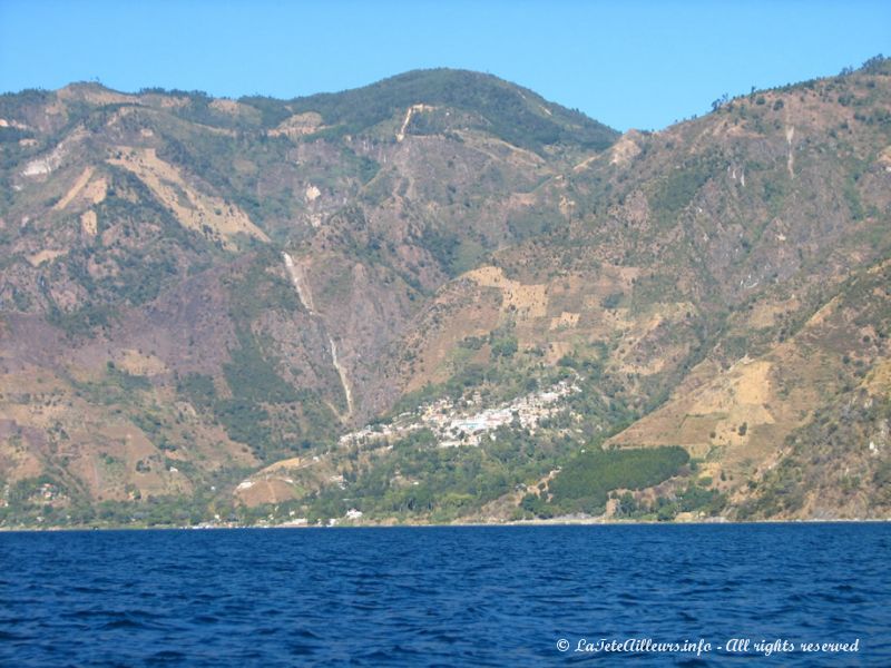 Santa Cruz la Laguna, petit village perché dans la montagne
