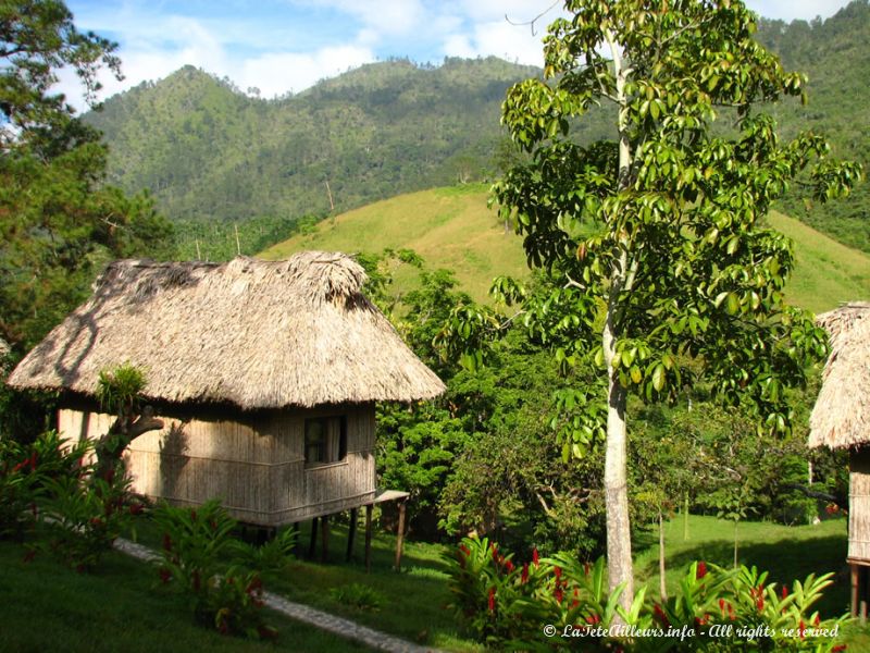 Nous nous installons dans un petit bungalow à Lanquín