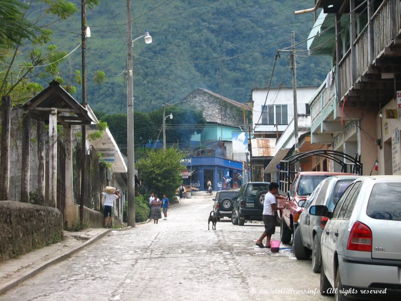 Le petit village de Lanquín