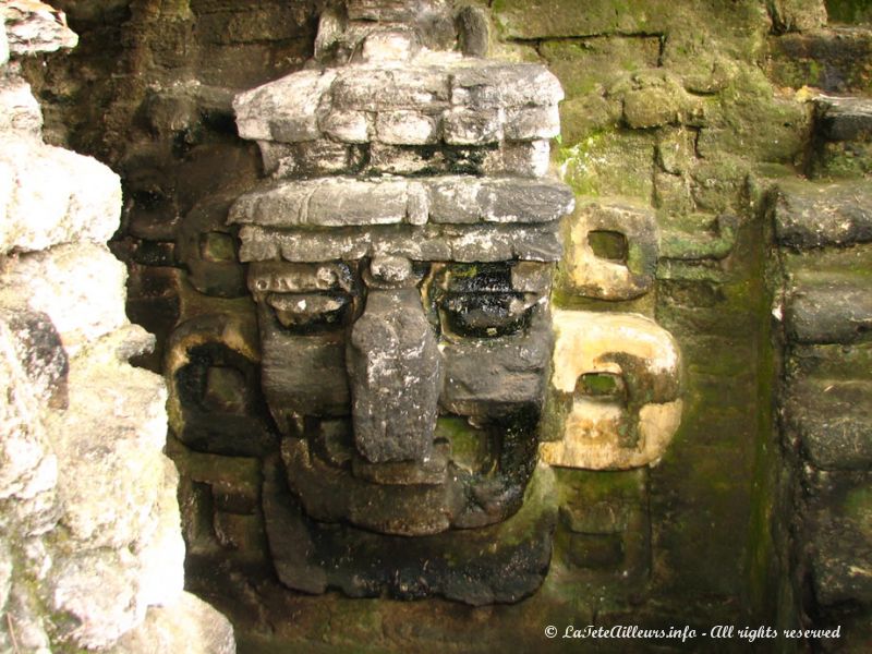 Un superbe masque du dieu Chac, le dieu de la Pluie