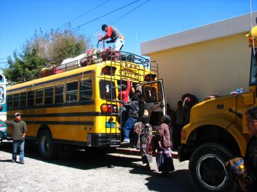 C'est parti dans les chicken bus !!!