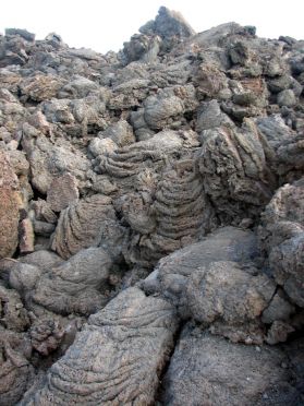 La lave vue de près