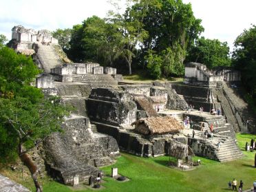 L'acropole nord est un bon exemple de la technique des poup&eacute;es russes typique des Mayas