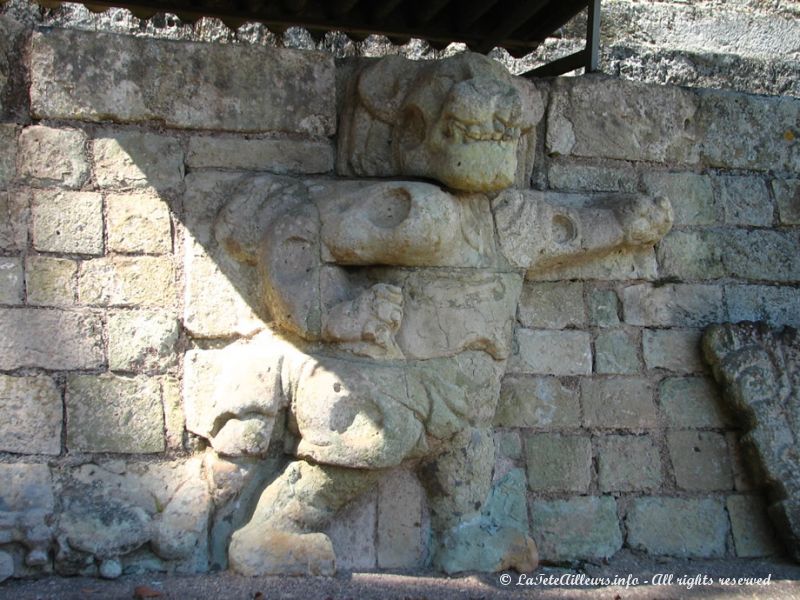 Ces statues de jaguar ont donné leur nom à la place