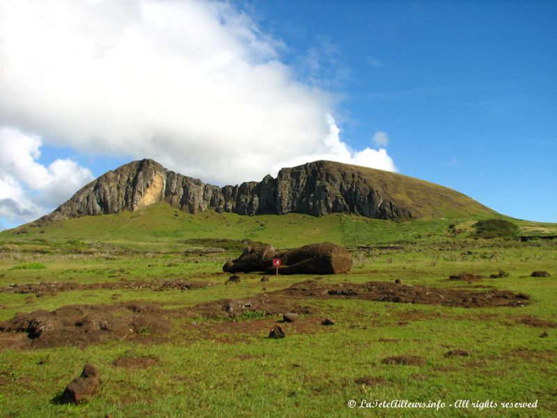 Nous arrivons à la carrière de Rano Raraku