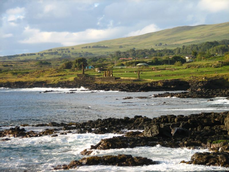 L'ahu Tahai est tout proche du village