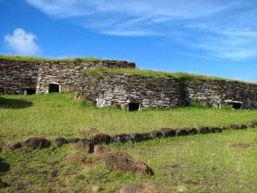 Ici &eacute;tait c&eacute;l&eacute;br&eacute; le culte de l'homme-oiseau