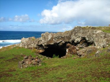 Une grotte pr&eacute;sentant des vestiges d'habitation
