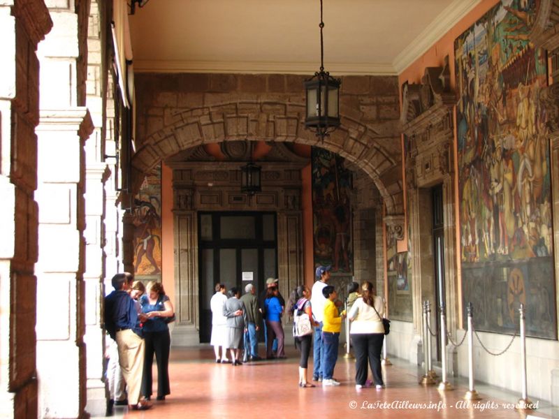 Peintes entre 1929 et 1945, ces fresques racontent l'Histoire du Mexique