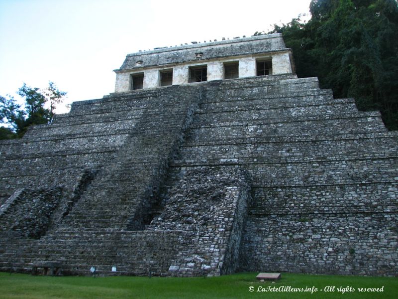 Le temple des Inscriptions et ses 22 mètres de haut