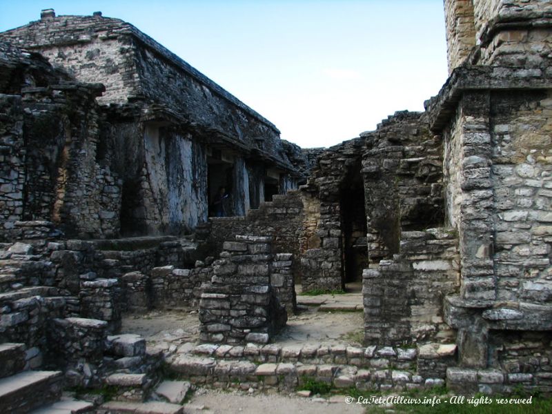 Le Palais comporte un dédale de couloirs et de sous-terrains