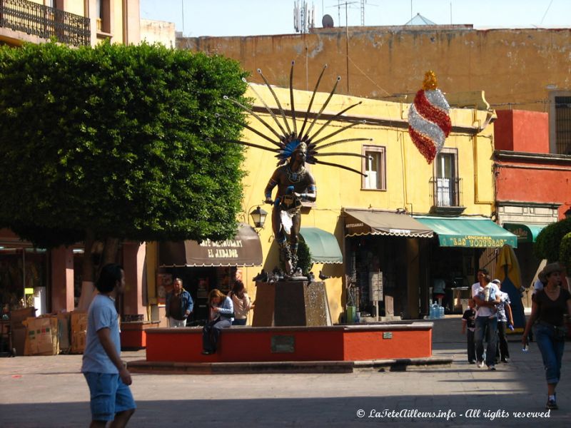 Une statue représentant un indien de la région